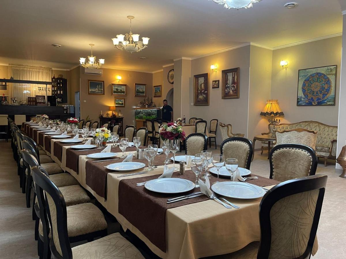 Hotel Tineretului 布加勒斯特 外观 照片