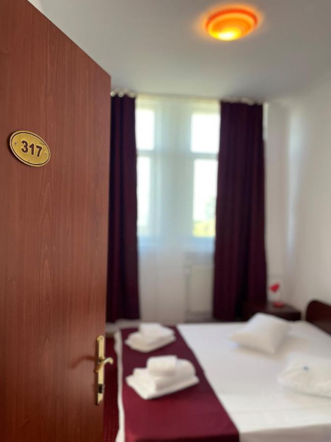 Hotel Tineretului 布加勒斯特 外观 照片