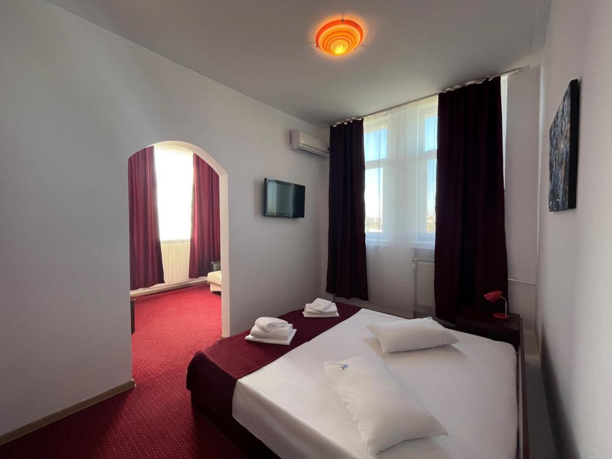 Hotel Tineretului 布加勒斯特 外观 照片