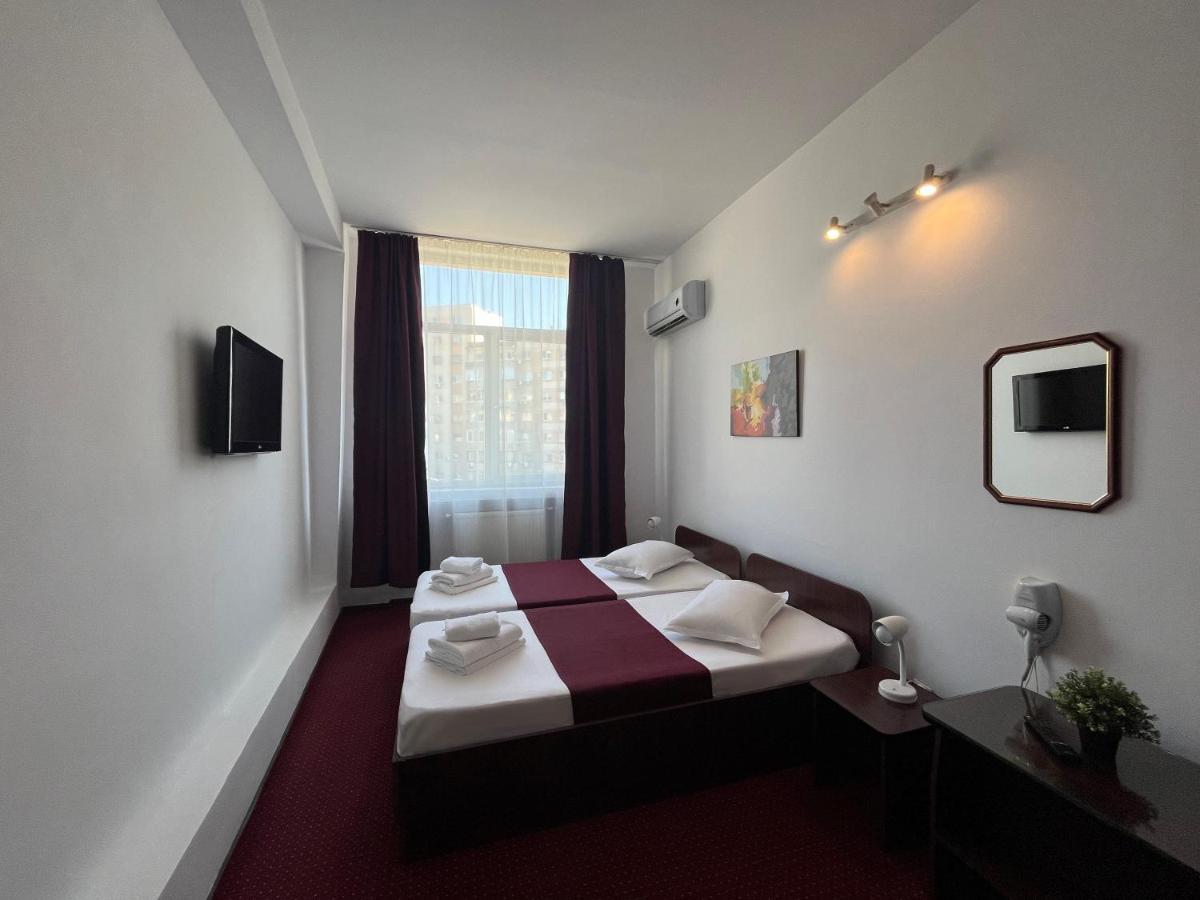 Hotel Tineretului 布加勒斯特 外观 照片