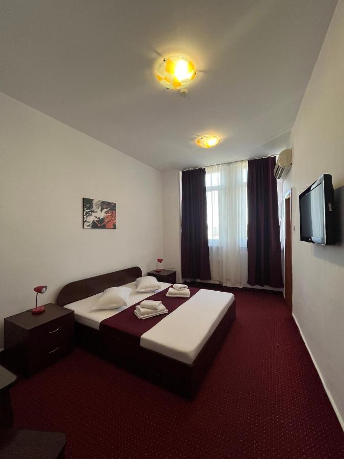 Hotel Tineretului 布加勒斯特 外观 照片